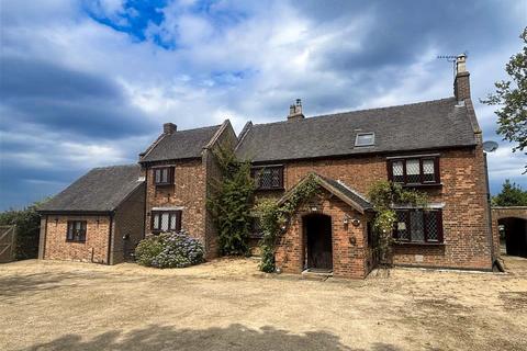 Greysich Lane, Burton On Trent DE15 5 bed house for sale