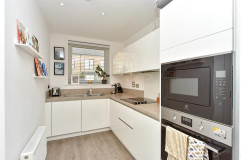 Belvedere Road, Rochester ME1 2 bed terraced house for sale