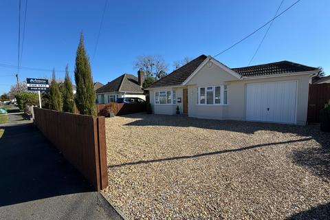 Hampton Drive, Ringwood, BH24 4 bed detached bungalow for sale