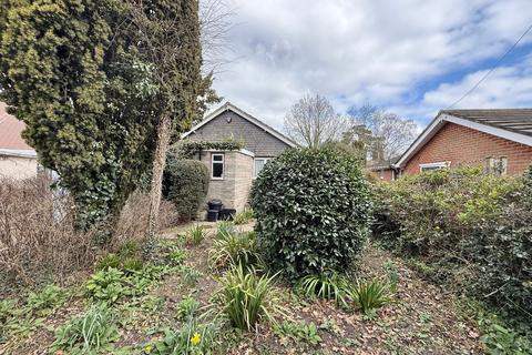 Budges Gardens, Wokingham, RG40 4 bed bungalow for sale