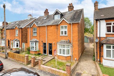 Pondcroft Road, Knebworth... 3 bed semi