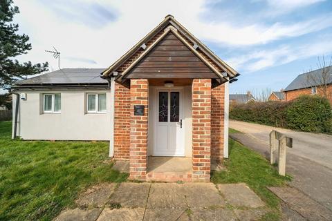 Steeple Claydon,  Buckinghamshire,  MK18 1 bed detached bungalow for sale