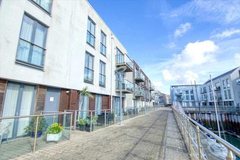 Waterside Marina, Brightlingsea CO7 2 bed apartment for sale