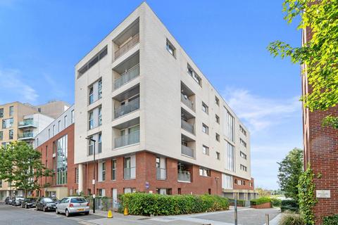 Goodchild Road, London, N4 3 bed apartment for sale