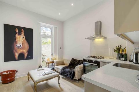 Radipole Road, London 1 bed flat for sale