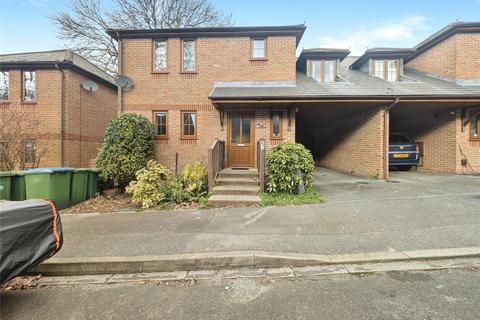 Tamarisk Gardens, Southampton, Hampshire 4 bed semi