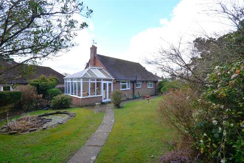 East Grinstead, West Sussex, RH19 2 bed bungalow for sale