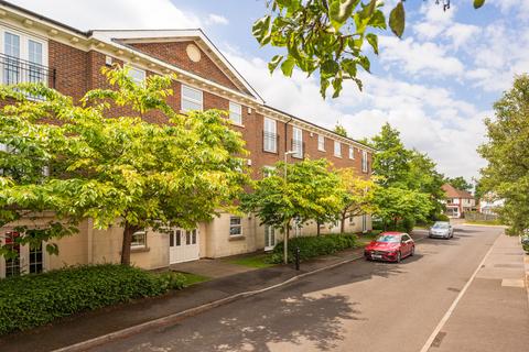 Newtown Road, Newbury, RG14 2 bed flat for sale