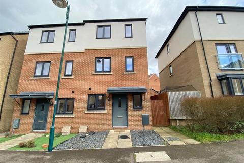 Jones Hill, Hampton Vale, Peterborough 4 bed semi