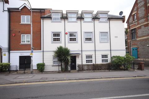 Silver Street, Reading 2 bed ground floor maisonette for sale