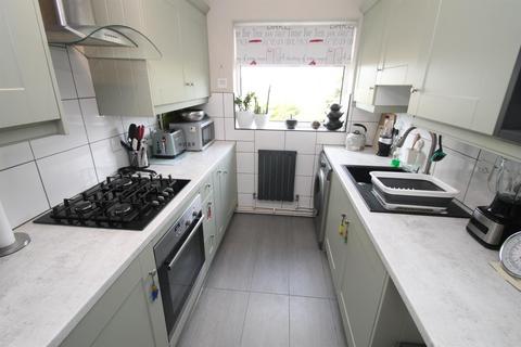 Alkham Road, Maidstone 2 bed maisonette for sale