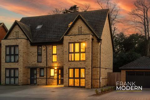 Marchment Square, Peterborough, PE3 3 bed semi