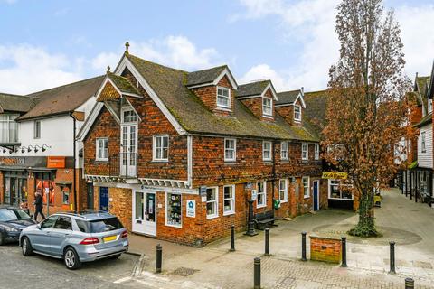 High Street, Headcorn, Ashford, Kent... 2 bed maisonette for sale