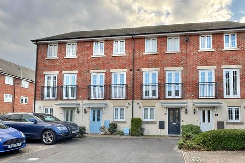 Maud Avenue, Titchfield Common 3 bed townhouse for sale