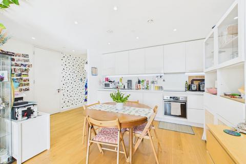 Lake Shore Drive, Bristol BS13 2 bed flat for sale