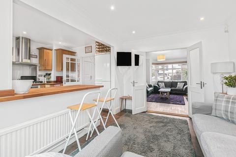 Bluebridge Road,Brookmans Park, AL9 3 bed semi