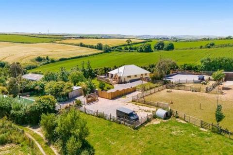 South Allington, Kingsbridge TQ7 4 bed detached bungalow for sale