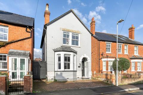 Langborough Road, Wokingham RG40 3 bed semi