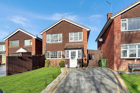 Devonshire Close, Sawtry, Huntingdon. 3 bed detached house for sale