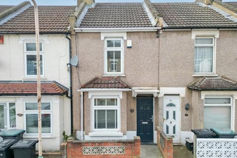 Gordon Road, Northfleet, Gravesend... 2 bed terraced house for sale