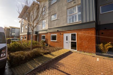 Defiant Close, Folkestone CT18 2 bed apartment for sale