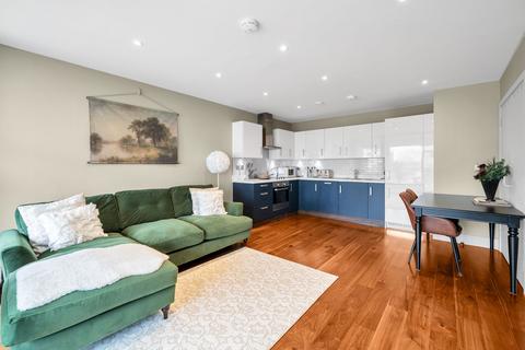 Lambarde Square, London SE10 2 bed apartment for sale