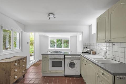 Lower Richmond Road, East Sheen, SW14 3 bed semi