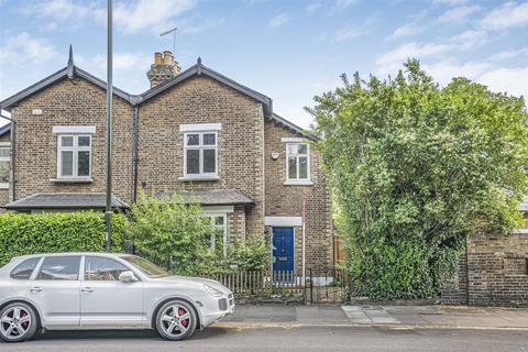 Lower Richmond Road, East Sheen, SW14 3 bed semi