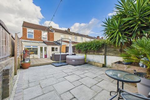 Portsmouth PO4 3 bed end of terrace house for sale