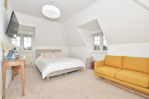 Godwyn Road, Folkestone, Kent 2 bed apartment for sale