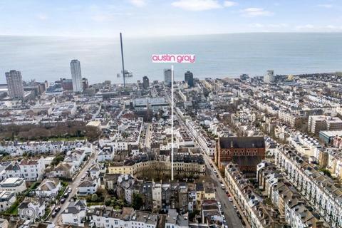 Powis Square, Brighton 3 bed flat for sale