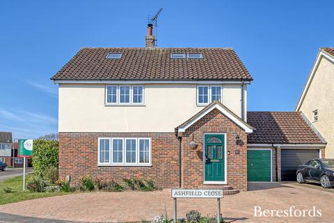Godfrey Way, Dunmow, CM6 5 bed detached house for sale
