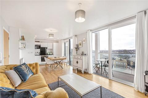Roseberry Place, London, E8 2 bed apartment for sale