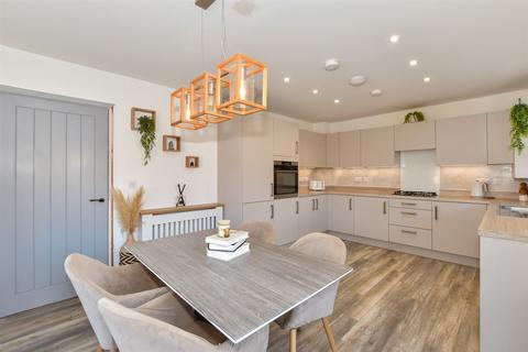 Bramble Close, Coxheath, Maidstone, Kent 3 bed detached house for sale
