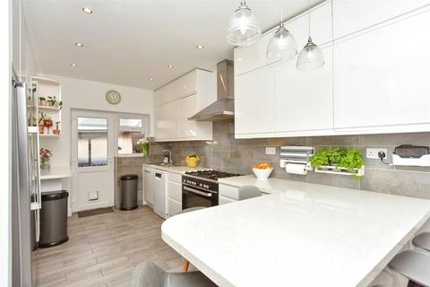 King Arthurs Drive, Rochester ME2 5 bed detached house for sale