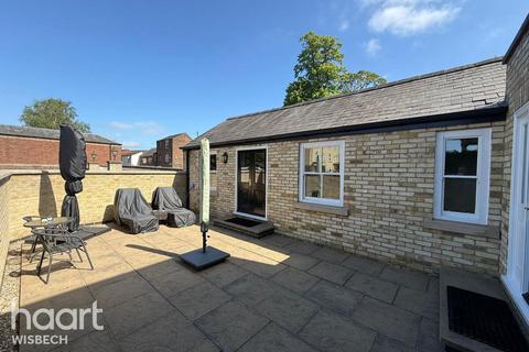2 bedroom semi-detached bungalow for sale