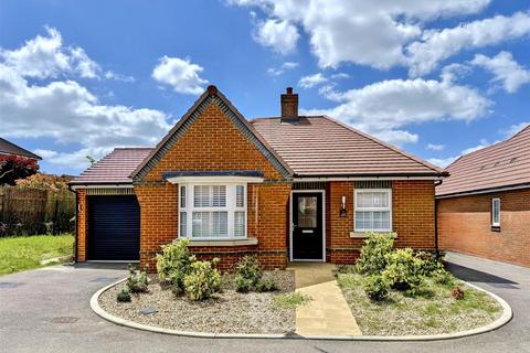 Pendine Gardens 2 bed detached bungalow for sale