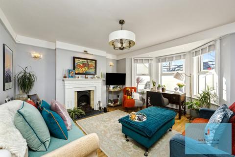 Walpole Terrace, Brighton, BN2 1 bed apartment for sale