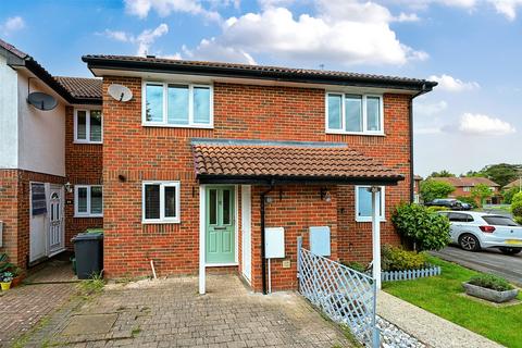 Cheylesmore Drive, Camberley GU16 2 bed terraced house for sale