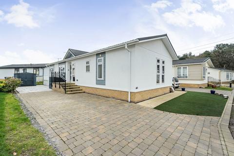 Hogmoor Road, Bordon GU35 2 bed park home for sale
