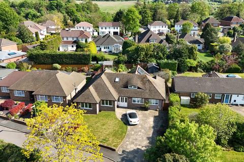 Howell Hill Close, Epsom KT17 5 bed detached house for sale