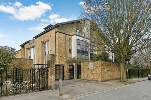 Meadowcourt Road, London 2 bed apartment for sale