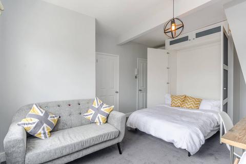 Wimbledon Park Road, Southfields... Studio for sale