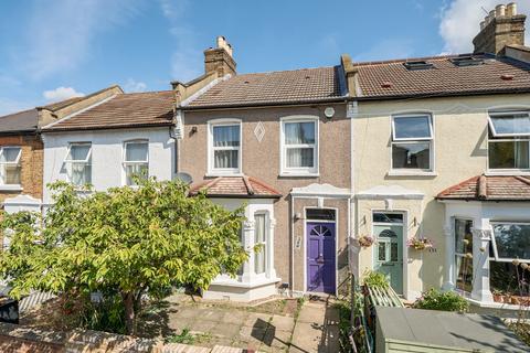 Glenfarg Road, London 3 bed terraced house for sale