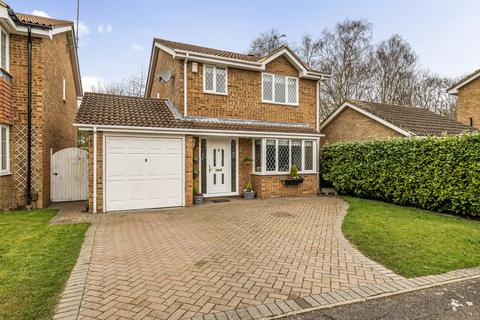 Eddington Road, Bracknell, Berkshire 3 bed detached house for sale