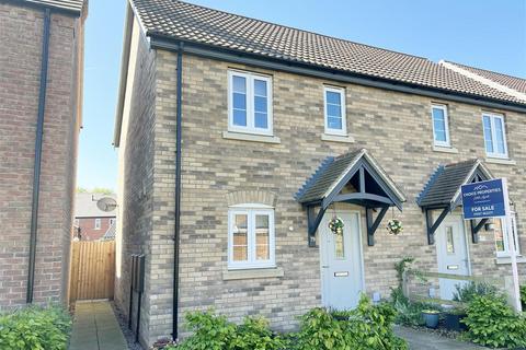 2 bedroom semi-detached house for sale