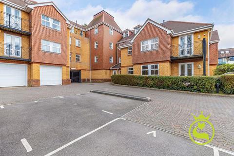 Wyndham Road, Poole BH14 2 bed flat for sale