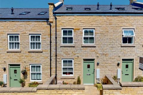 Ilkley Road, Otley, West Yorkshire, LS21 3 bed terraced house for sale