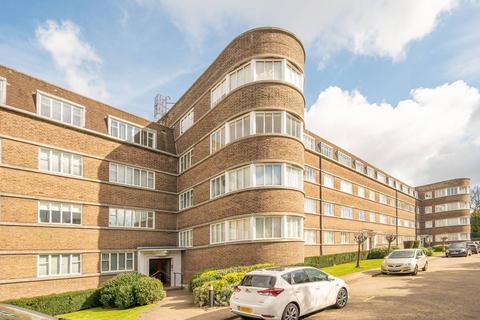Lyttelton Road, East Finchley... 3 bed flat for sale
