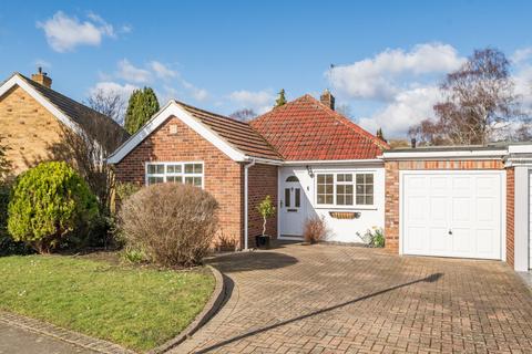 Stewart Avenue, Shepperton, TW17 3 bed bungalow for sale